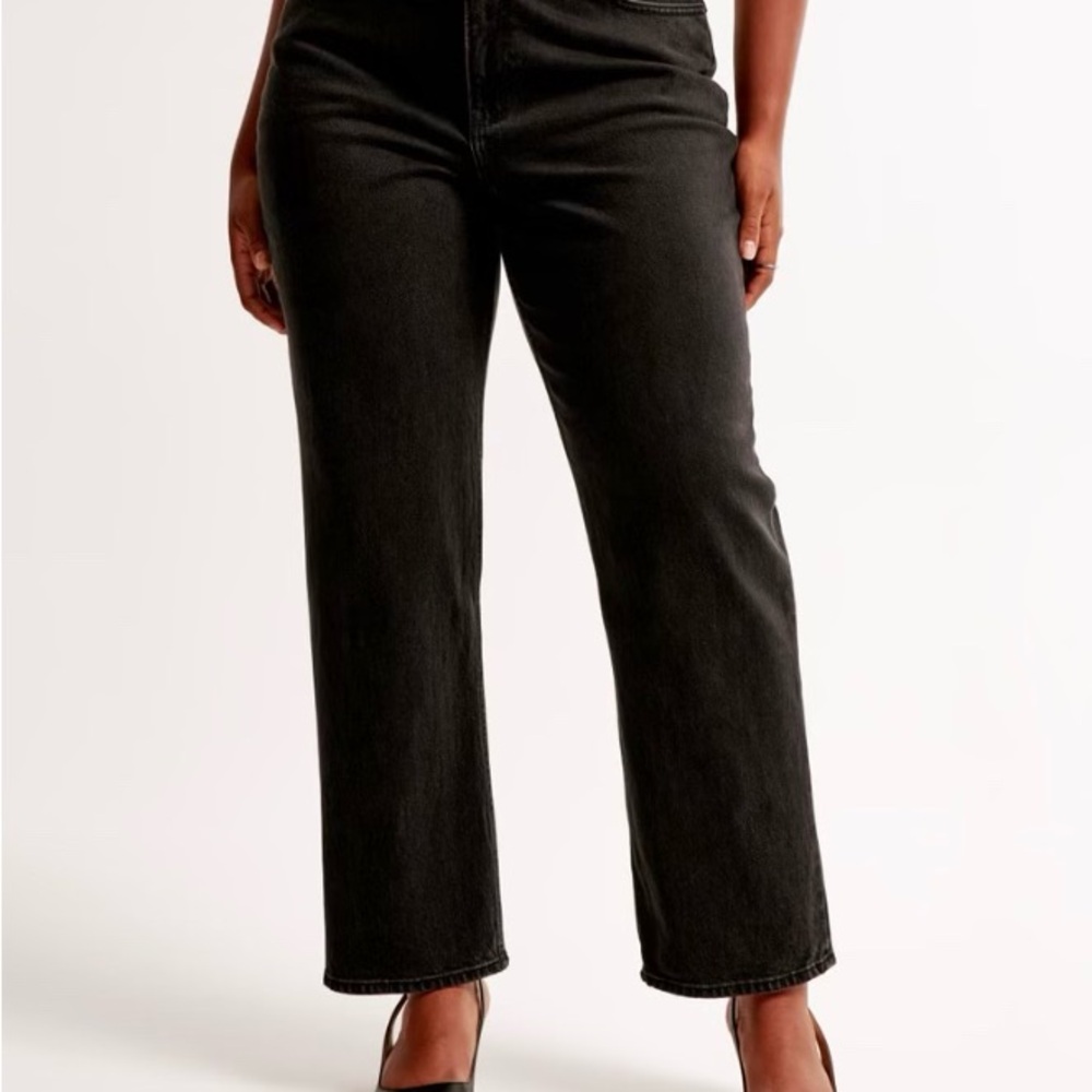 Abercrombie Curve Love Vintage Straight Jean 27 Short
